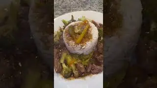 Beef & Brocolli!!! 😋😋😋😋 #thewtheater #thewentertainmentgroup #sonyawelch #beefandbroccoli