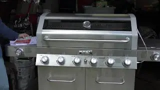6 BURNER STAINLESS STEEL GAS GRILL BY MONUMENT GRILLS