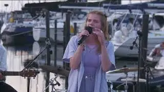 Samira Manners covering Riptide by Vance Joy at the Sunset Festival, H&ouml;llviken, 7 August 2021.