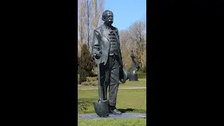 Ebenezer Howard statue