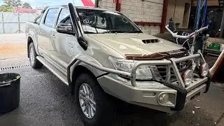 Hilux N70 Armoured short entry snorkel install
