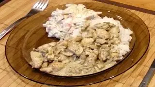 Piersi z kurczaka z pieczarkami w sosie śmietanowym