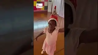 Les &eacute;l&egrave;ves en cours de Classique &agrave; NLDS vous souhaitent un Joyeux No&euml;l 2025.