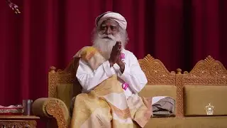 Sadhguru at Neasden Temple