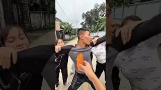 Гениальный брат подшучивает над своими глупыми друзьями 🤪🥰 ... 8394