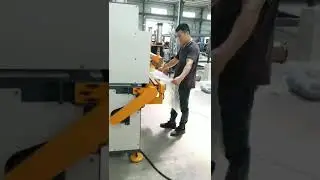 Automatic Pillow compress and roll packing machine