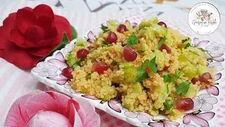 Erfrischender Couscous-Salat mit Granatapfelkernen/Refreshing couscous salad with pomegranate seeds