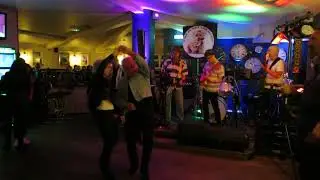 JD @ Old Hall Tavern Don't Be Cruel Move It