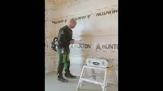 Hunton - Effektiv isolering med inbl&aring;st tr&auml;fiberisolering p&aring; Granmolunden (vert)