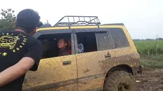 Suzuki Escudo dan Vitara Fun Offroad Di Sawah