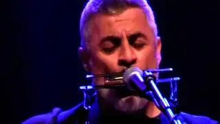 ANEGATS. Descalços i salats