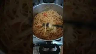 S&oacute; gosto de fazer macarr&atilde;o assim #viral #brasil #receitas #amigos #comida