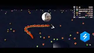 Joguei um jogo de cobra que tem que comer os presentes                              Cobrinhas🐍