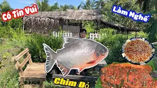 Хорошие новости! Чернокожий парень мастерит кресло-откидку, чтобы расслабиться по утрам и поговор...