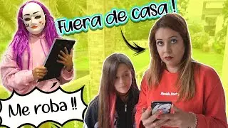 La Fan loca me roba !! |  Me echa de casa y se lleva mi slime para el hombre misterioso