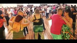 Olha o Forrózinho com Valmir Pasa No Bailão