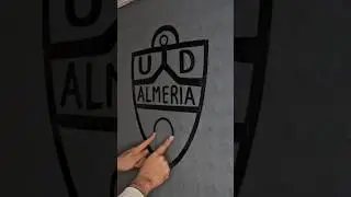 UD Almer&iacute;a logo two hands drawing #UDAlmer&iacute;a #udalmeria #Almer&iacute;a #demakaj #twohandsdrawing #spain