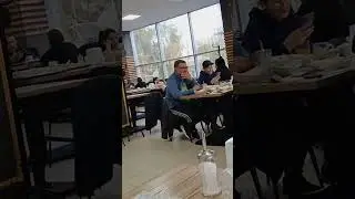 кафе уютное в здании Билайн центра 3 серия