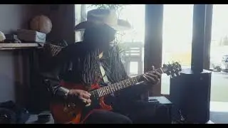 Larry Mitchell Playing the Knaggs Guitars Keya J MT