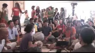 Bhajan - KulimeLA Day 3 - Vijay Krsna das (2/6)