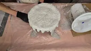 Creative concrete idea - how to make a beautiful pot stand from old towel