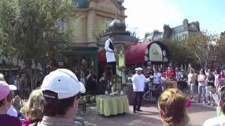 Disney Street performers at the France Pavillion @ E.P.C.O.T.