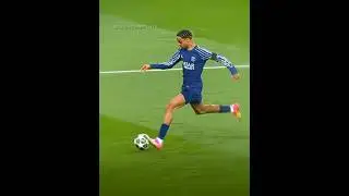 Barcola 99 Dribbling 0 Finishing 😬