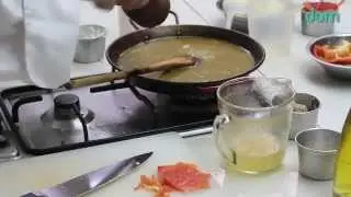 Paella ligera con arroz integral