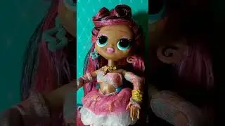 Unboxing L.O.L. Surprise! O.M.G. Queens Miss Divine