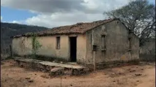 Uma Casa Velha, Objetos Esquecidos e Muitas Perguntas