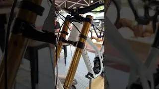 High-Performance downhill bike COMMENCAL SUPREME DH V5 #mtb #mtblife #downhill #commencalbikes