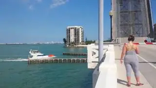Drawbridge Opening Historic Venetian Causeway Miami Florida