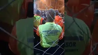 [WATCH] Angry Sundowns fans blocking the team Bus 😀😀