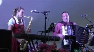 Mollie B and SqueezeBox - Chicken Dance - Bavarian Festival, Frankenmuth, MI 2017 6 10