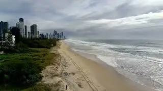 ✈️ Drone Vuela 180&deg; 禁止 Sobre Playas de Broadbeach, QLD! 🌊🌴 #Nature #Travel #BeachVibes #4K