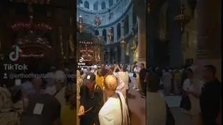 The Church of the Holy Sepulcher flooded with people from all over the world #shorts