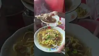Sop mie legendaris di Bulukumba. Seporsi 10ribu dan dapat gratis sepiring konro. #streetfood #food