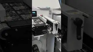 PLAVI ES9542R Label Press: Waterproof, Alcohol-resistant Labels for Pharma & Cosmetic Industry