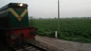 Pakistan Trainz 15 Up Karachi Express Crossing Oil Tanker Train Near Gilawala Railway Station