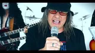 Robby Takac (Goo Goo Dolls) & KISS THIS! covering 