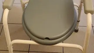 Chaise de toilette facile à monter 🤔