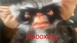 Unboxing the trick-or-treat studios George replica #Gremlins 2￼￼￼