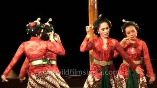 Indonesian Institute of the Arts perform folk dance of Java