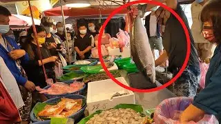 Incredible Taiwan Seafood Auction - Amazing Seafood Bargains!  海鮮拍賣叫賣哥! 一推出就搶光!