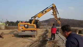CAT M314F 굴삭기3단붐 반박자 느린이유가 요것만 제거해주시면 동작이 파워풀해집니다