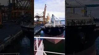 Departing Ship in port timelapse