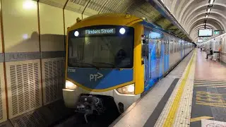 Metro Siemens Arriving & Departing Flagstaff Station to Flinders Street