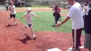 Brett Gardner meets Coleman Country Day Camp campers.
