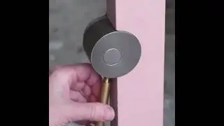 Easy-assembly furniture just got easier with this lever. Watch the video!