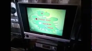 Интерактивный DVD-плеер, позволяющий играть в математическую игру для детей младшего школьного возраста, использует пульт дистанционного управления в качестве джойстика.